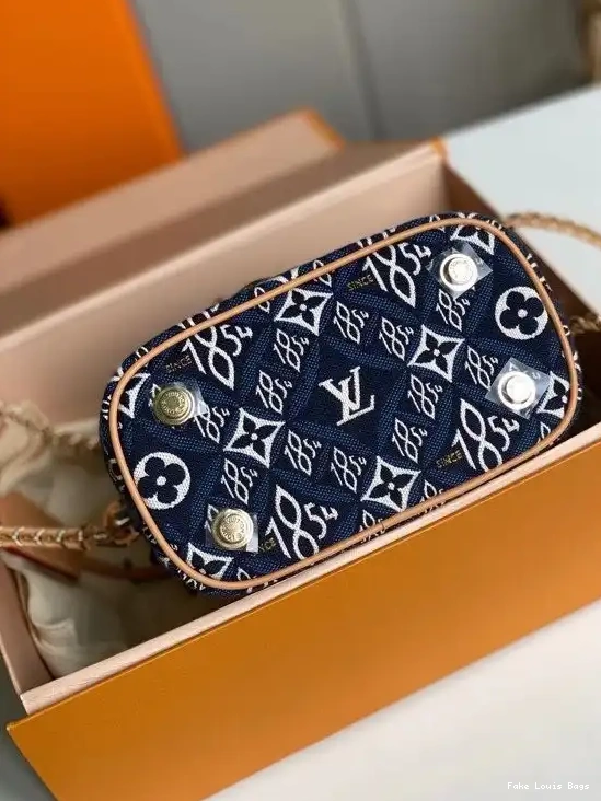 Repladies offers premium fake Louis bags at unbeatable prices. Our products are cheap because we focus on direct sales VANITY PM VUITTON LOUIS 1854 SINCE 0324